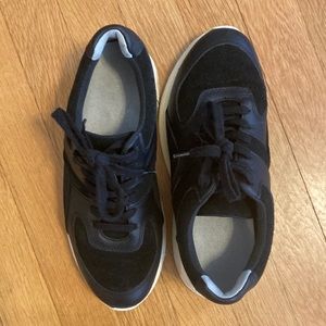 EUC Everlane Sneakers